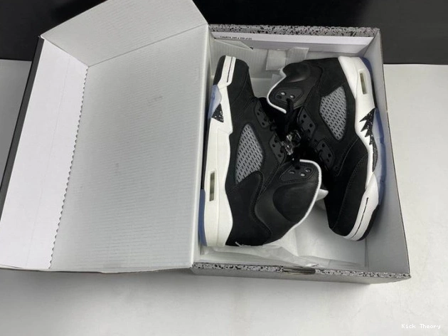 Kicktheory CT4838-011 JORDAN OREO 5 AIR 0815